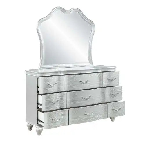 Landmark Traditional Style 4 Pc Queen Bedroom Set With Upholstered Button-Tufted Bed, Silver