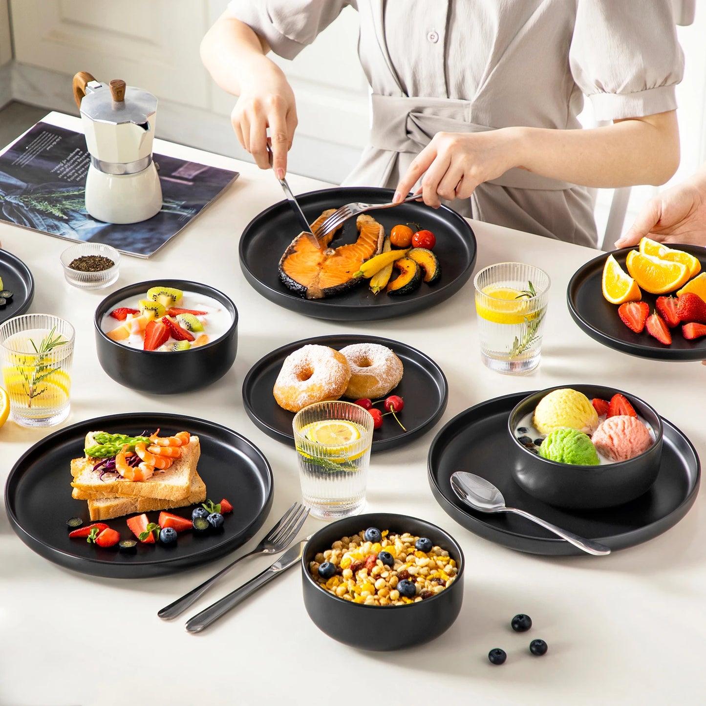 18/24PCS Black Ceramic Stoneware Dinner Set