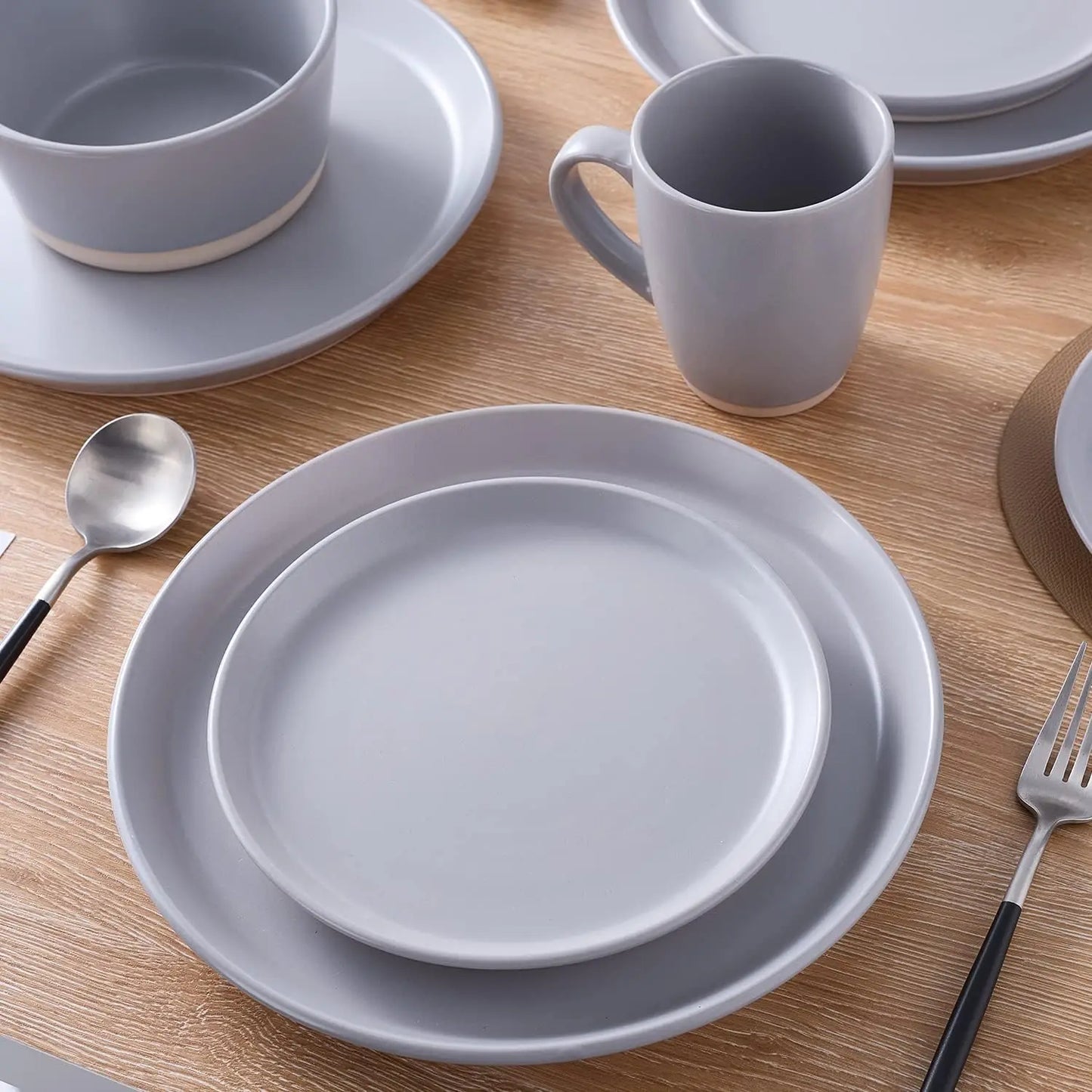 16-Piece Modern Stoneware Dinnerware Set