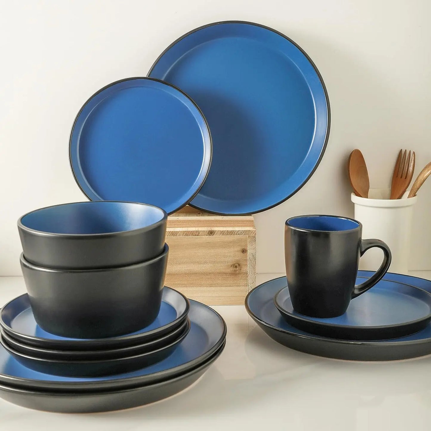 16-Piece Modern Stoneware Dinnerware Set