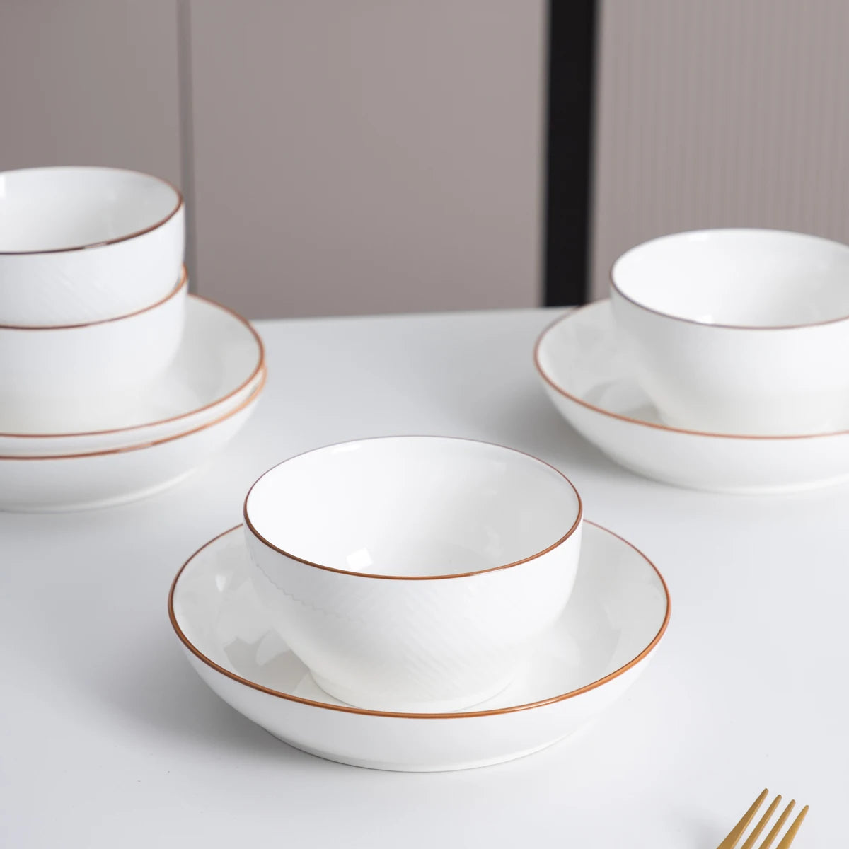 8 Piece Elegant Porcelain Tableware Set